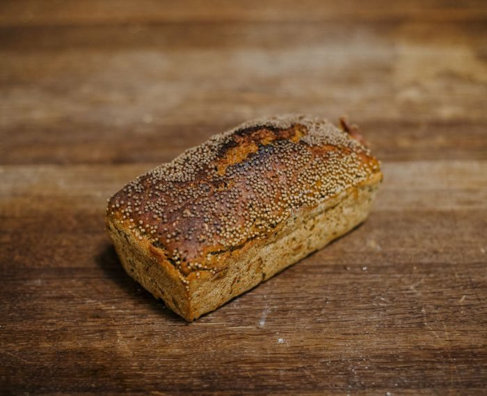 Chleb prostokątny pęknięty